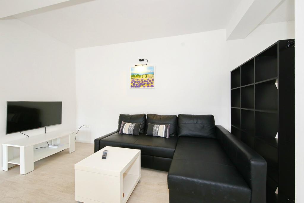 Apartments Matkovic Sveti Filip i Jakov Exterior photo