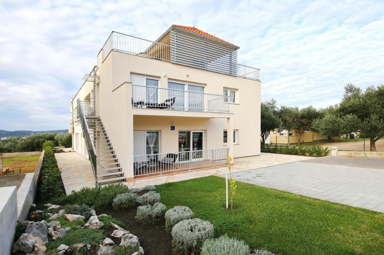 Apartments Matkovic Sveti Filip i Jakov Exterior photo
