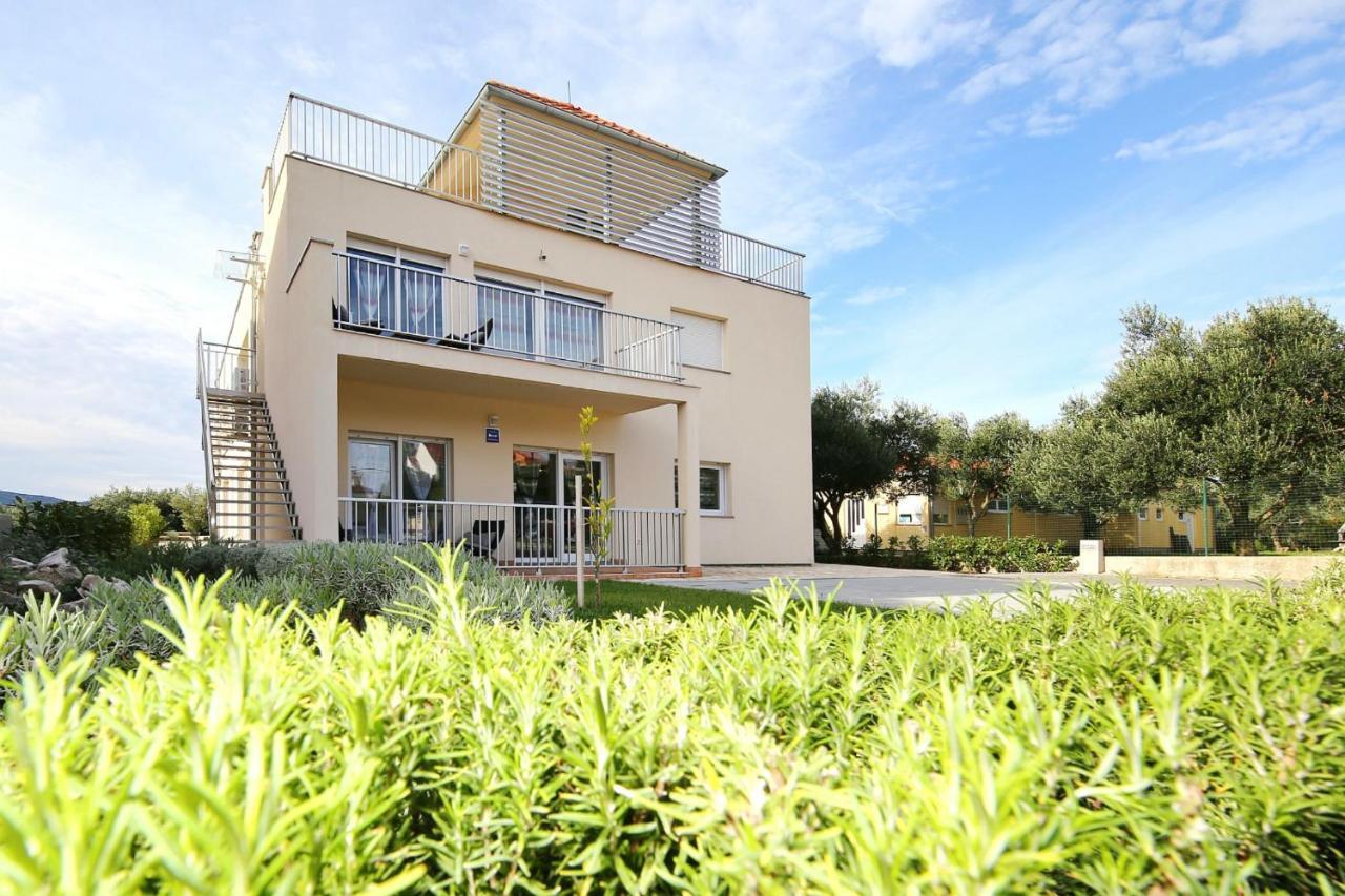 Apartments Matkovic Sveti Filip i Jakov Exterior photo